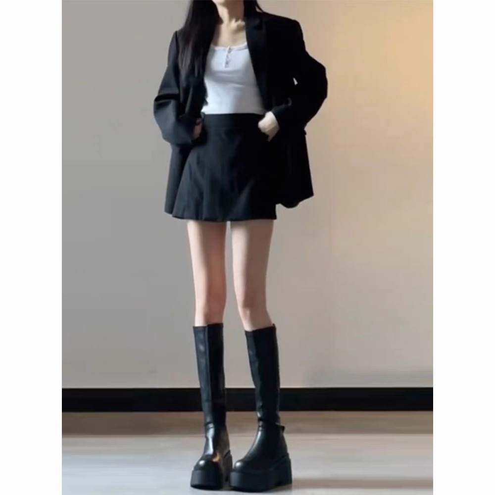 الاتجاه الملابس النسائية 2025  - مراجعة Women Formal Wear Trends 2025 وسعره