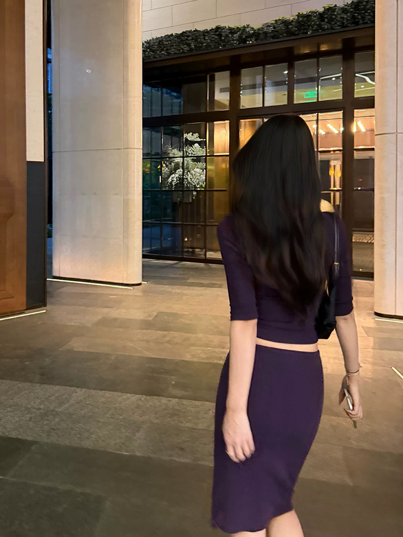 طقم نسائي من قطعتين: توب قصير  - مراجعة Pencil Skirt Midi وسعره
